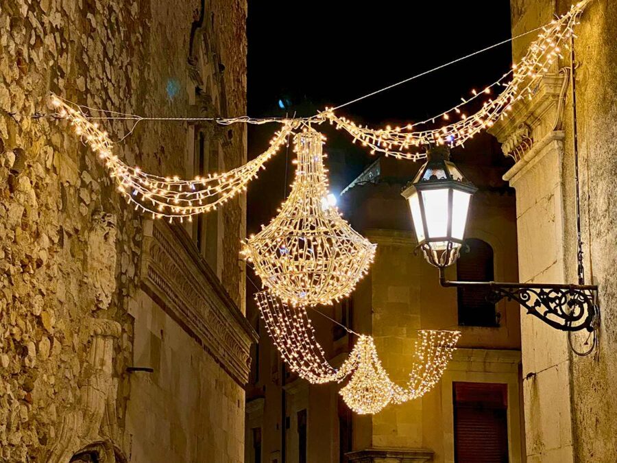 Weihnachten leuchtet in Taormina
