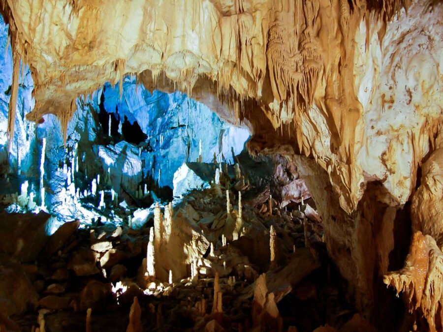 Tropfsteinhöhle in Italien, Marken