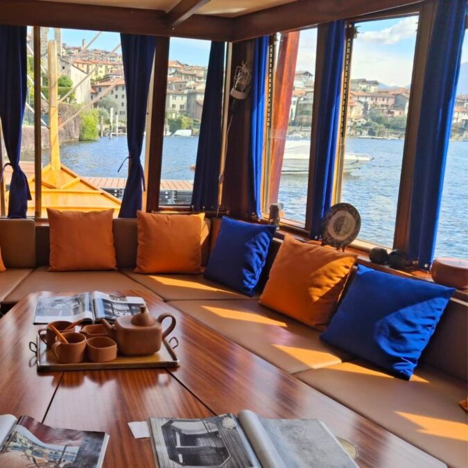 Stilvolles Ambiente auf dem Wasser - die Velarca am Lago di Como