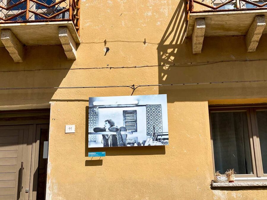 Kunst an der Hauswand - gesehen auf der Gallura