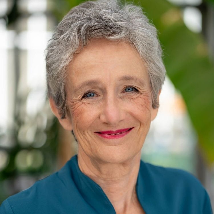 Gitta Eckl-Reinisch auf der Piazza von ItaliaEssenza