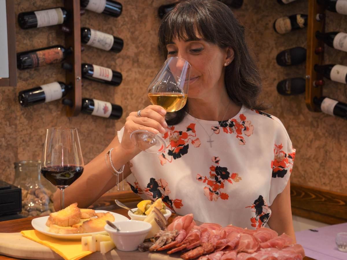 Weinverkostung mit Tiziana Genuss & Wein - unterwegs mit Tiziana von Maremma Geheimtipp